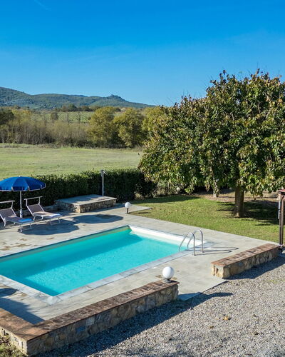 La Vigna 4: Piscina, Mueble Para Exteriores, Recurso, Sombra, Inmuebles, Patio Interior, Ocio, Hacienda, Silla, Yarda