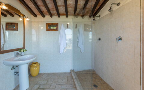 Villa Stroncoli 14: Pared, Diseño De Interiores, Piso, Arreglo De Tubería, Suelo, Techo, Encendiendo, Baño, Habitación, Plomería