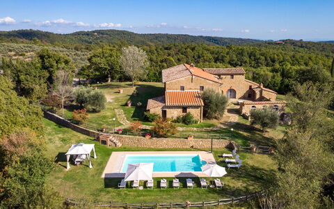 Villa le Tornaie 14: Comida, Inmuebles, Casa De Campo, Villa