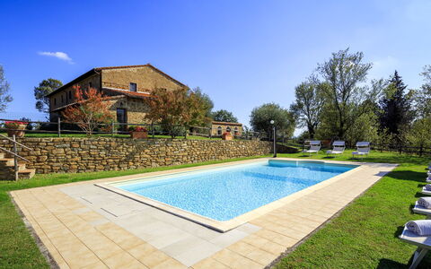 Villa le Tornaie 14: Piscina, Inmuebles, Jardín, Casa De Campo, Recurso, Eco Hotel, Patio Interior, Hacienda, Paisajismo, Villa