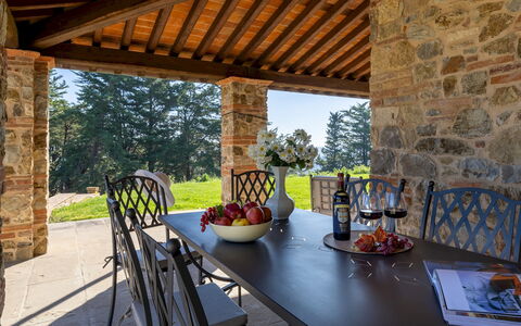Villa Dada 10: Mueble, Silla, Mesa, Piso, Diseño De Interiores, Cocina Y Comedor Mesa, Ladrillo, Pared De Piedra, Techo, Sala
