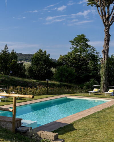 Villa Dada 10: Piscina, Jardín, Inmuebles, Casa De Campo, Paisajismo, Hacienda, Césped, Yarda, Villa, Patio Interior