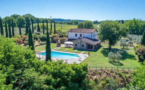Casale la Splendida 10: Casa, Inmuebles, Casa De Campo, Cabaña, Casa, Césped, Jardín, Villa, Prado, Mansión