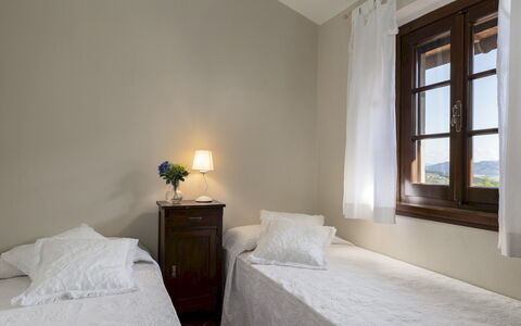 Villa Loredana 12: Mueble, Diseño De Interiores, Habitación, Cama, Suelo, Piso, Habitación, Sábana, Lecho, Techo