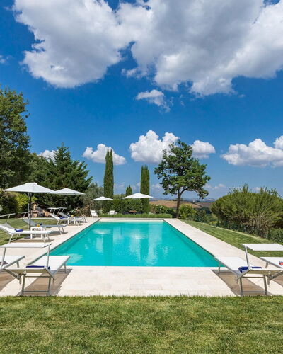 Villa Pianello 10: Piscina, Jardín, Césped, Paisajismo, Inmuebles, Mueble Para Exteriores, Villa, Parque, Recurso, Casa De Campo