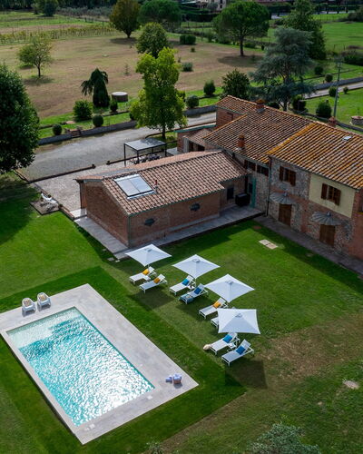 Tenuta Francigena 8: Inmuebles, Césped, Hacienda, Yarda, Villa, Mansión, Casa De Campo, Piscina, Patio Interior, Parque