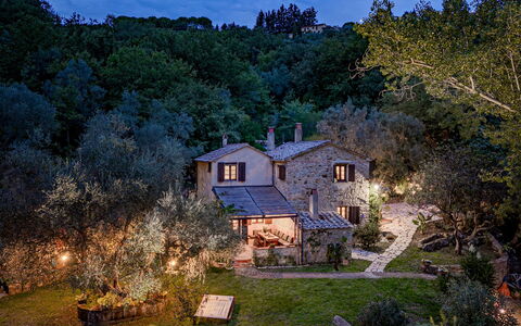 La Leopoldina 6: Casa, Casa, Cabaña, Inmuebles, Área Rural, Casa De Campo, Jardín, Pueblo, Paisajismo