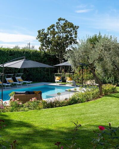 La Villanella 6: Piscina, Recurso, Mueble Para Exteriores, Jardín, Arbusto, Eco Hotel, Paisajismo, Patio Interior, Paraguas