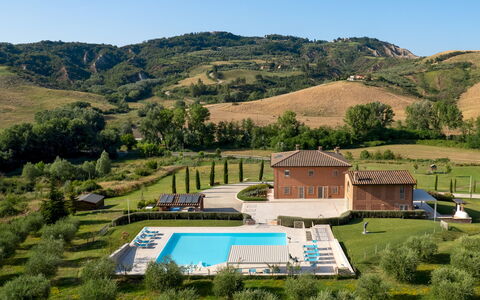 Podere Terranuova 10+2: Piscina, Casa, Barrio Residencial, Casa, Recurso, Inmuebles, Casa De Campo, Eco Hotel, Cabaña, Thermae