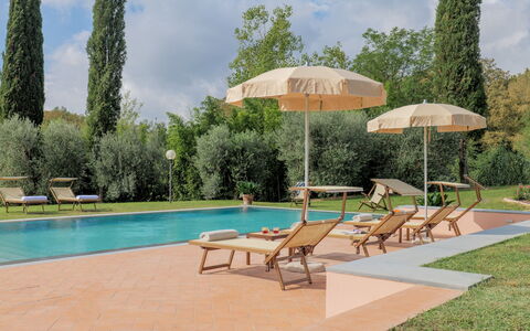 Il Cerreto 11: Piscina, Mueble, Mueble Para Exteriores, Recurso, Sombra, Sunlounger, Silla, Jardín, Eco Hotel, Paraguas