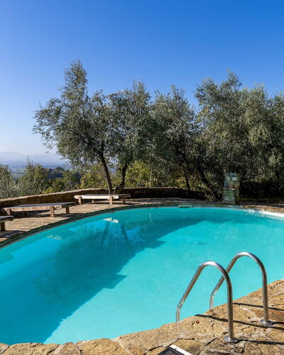 Castellare in Poggio 10: Azul, Piscina, Mueble Para Exteriores, Paisajismo, Sombra, Recurso, Eco Hotel, Patio Interior, Villa