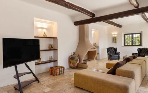 Casale Rondinella 6+2: Mueble, Piso, Diseño De Interiores, Pared, Suelo, Sofá, Madera, Sala, Techo, Habitación