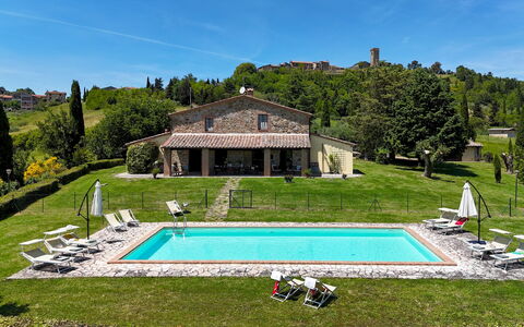 Podere San Lorenzo 12: Inmuebles, Casa, Casa De Campo, Cabaña, Piscina, Villa, Césped, Hacienda, Jardín, Mansión