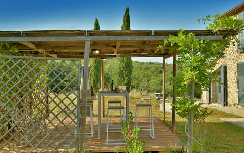 Casa la Pratellaccia 6+2: Madera, Jardín, Estructura Al Aire Libre, Sombra, Mueble Para Exteriores, Pérgola, Patio Interior, Mesa Al Aire Libre, Material Natural, Paisajismo