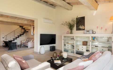 Casa da Sogno 12: Mueble, Diseño De Interiores, Sofá, Piso, Suelo, Madera, Sala, Habitación, Techo, Departamento
