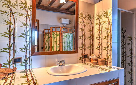 Casale Tre Cipressi 10: Pared, Lavabo Del Baño, Diseño De Interiores, Arreglo De Tubería, Lavabo, Grifo, Techo, Encendiendo, Plomería, Baño