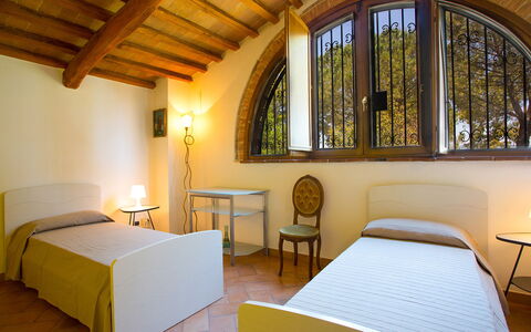 La Magia 8+2: Diseño De Interiores, Mueble, Cama, Habitación, Techo, Sábana, Habitación, Suelo, Piso, Lecho