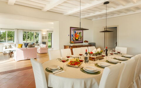 Casale Ombrone 11: Mueble, Diseño De Interiores, Mesa, Silla, Piso, Techo, Comedor, Madera, Cocina Y Comedor Mesa, Habitación