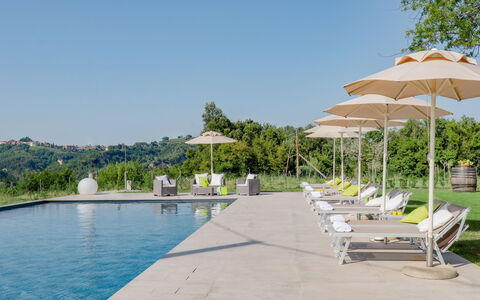 Villa Iole 14: Piscina, Mueble Para Exteriores, Sunlounger, Paraguas, Recurso, Ocio, Paisajismo, Jardín, Inmuebles, Eco Hotel