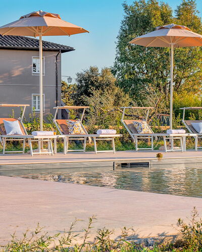 Villa Iole 14: Mueble Para Exteriores, Piscina, Inmuebles, Recurso, Silla, Paraguas, Sunlounger, Paisajismo, Jardín, Villa