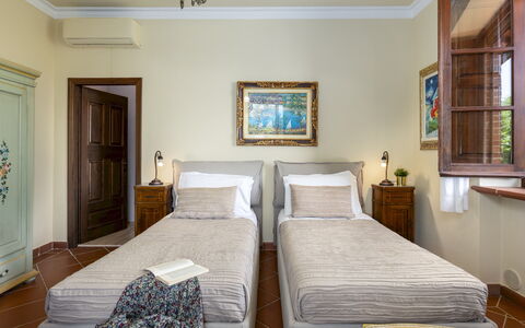 Villa la Monarca 16: Mueble, Diseño De Interiores, Piso, Suelo, Madera, Techo, Cama, Habitación, Habitación, Encendiendo