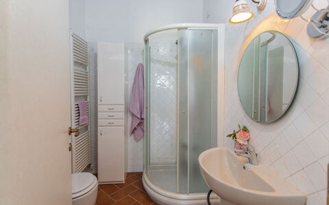 La Collina degli Ulivi 8+2: Diseño De Interiores, Piso, Suelo, Arreglo De Tubería, Habitación, Techo, Encendiendo, Mueble, Baño, Plomería