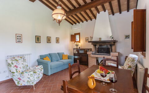 La Collina degli Ulivi 8+2: Mueble, Pared, Piso, Diseño De Interiores, Casa, Suelo, Mesa, Habitación, Silla, Sala