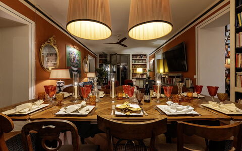 Case Novole 10: Mueble, Diseño De Interiores, Mesa, Silla, Techo, Comedor, Encendiendo, Lámpara, Vajilla, Cocina Y Comedor Mesa