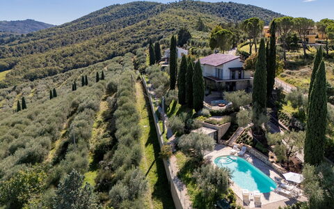 Casa dei Fiamminghi 10+2: Vegetación, Paisaje, Arbusto, Tierras Altas, Planta De La Comunidad, Área Rural, Chaparral, Hill Station, Shrubland, Inmuebles