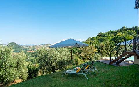 Villa Francesca 10: Paisaje Natural, Paisaje, Colina, El Terreno Del Lote, Hill Station, Prado, Luz De Sol, Jardín, Mueble Para Exteriores, Paisajismo