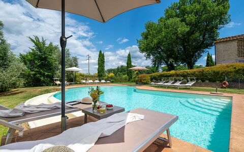 Podere Sant'Eugenio 14: Piscina, Recurso, Mueble Para Exteriores, Jardín, Eco Hotel, Sunlounger, Thermae, Mesa Al Aire Libre, Paisajismo, Patio