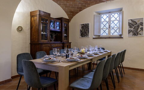 Il Castellare 14: Mueble, Mesa, Diseño De Interiores, Madera, Silla, Comedor, Cocina Y Comedor Mesa, Piso, Encendiendo, Habitación