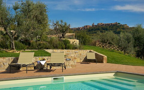 Terra San Raffaele 10+3: Piscina, El Terreno Del Lote, Jardín, Inmuebles, Paisajismo, Hacienda, Mueble Para Exteriores, Recurso, Villa, Sunlounger