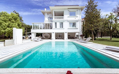 Villa la Perla Bianca 10: Barrio Residencial, Casa, Piscina, Inmuebles, Mansión, Recurso, Villa, Balcón, Diseño, Paisajismo