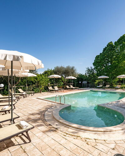 Sangiovese 14: Mueble Para Exteriores, Piscina, Recurso, Jardín, Paisajismo, Sombra, Sunlounger, Mesa Al Aire Libre, Yarda, Inmuebles