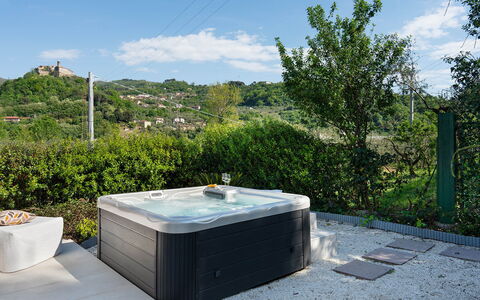 Villa Lunezia 6: Piscina, Bañera, Arreglo De Tubería, Jacuzzi, Ocio, Fuente De Agua, Maceta, Paisajismo, Planta De Casa