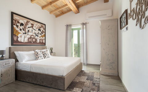 Cottage Dolcevista 4+2: Mueble, Diseño De Interiores, Cama, Pared, Habitación, Madera, Piso, Suelo, Casa, Habitación