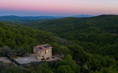 Cottage Dolcevista 4+2: Paisaje Natural, Paisaje, Área Rural, Hill Station, Cabaña, Bosque, \Choza, Noche, Cuarto De Troncos, Edificios Del Jardín