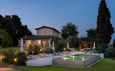 Il Poggione 10: Piscina, Barrio Residencial, Mueble Para Exteriores, Casa, Inmuebles, Recurso, Cabaña, Jardín, Patio Interior, Villa