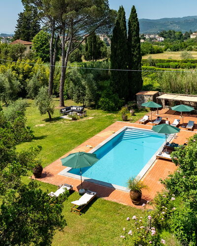 Villa Collegigliato 8: Piscina, Recurso, Eco Hotel, Jardín, Inmuebles, Sunlounger, Hacienda, Paisajismo, Villa, Mueble Para Exteriores