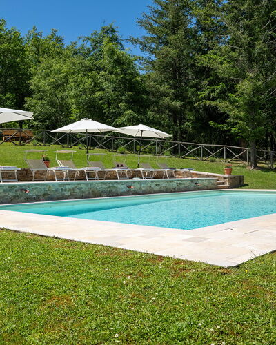 Villa Palazzolo 8: Piscina, Jardín, Recurso, Paisajismo, Césped, Sombra, Eco Hotel, Parque, Mueble Para Exteriores, Patio Interior