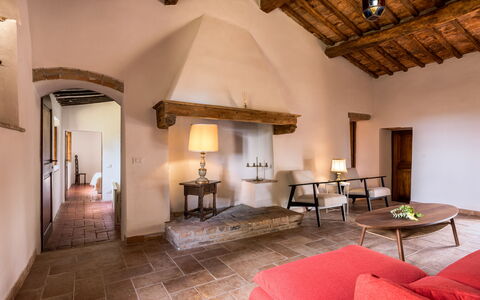 Casa Clara Pool, Casole Elsa, Monti: Pared, Mueble, Piso, Diseño De Interiores, Techo, Suelo, Casa, Silla, Habitación, Sala