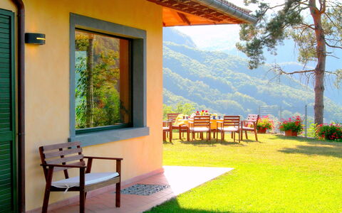 Villa Saida: Naturaleza, Propiedad, Paisaje Natural, Casa, Habitación, Casa, Porche, Edificio, Diseño De Interiores, Pared