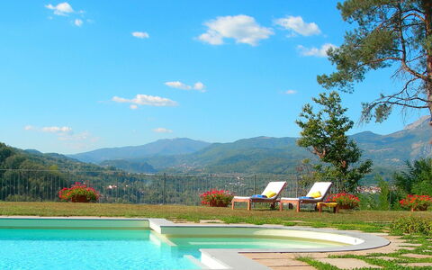 Villa Saida: Paisaje Natural, Naturaleza, Propiedad, Piscina, Cielo, Casa, Bienes Raíces, Ocio, Paisaje, Montaña