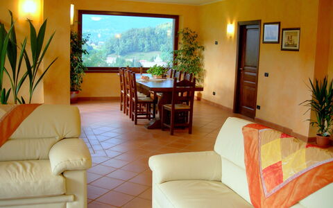 Villa Saida: Habitación, Propiedad, Mueble, Edificio, Sala, Diseño De Interiores, Bienes Raíces, Mesa, Casa, Suelo