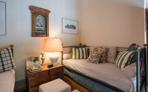 Villa Fontine: Habitación, Mueble, Propiedad, Habitación, Diseño De Interiores, Cama, Edificio, Casa, Bienes Raíces, Sala