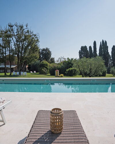 Villa Fontine: Piscina, Propiedad, Casa, Hierba, Bienes Raíces, Inmuebles, Edificio, Ocio, Arquitectura, Diseño