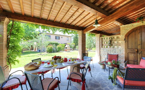 Montelopio: Propiedad, Edificio, Bienes Raíces, Habitación, Patio, Casa, Porche, Diseño De Interiores, Casa, Inmuebles