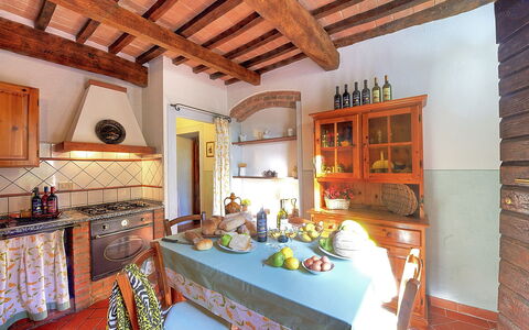 Montelopio: Propiedad, Habitación, Edificio, Diseño De Interiores, Mueble, Casa, Bienes Raíces, Techo, Villa, Inmuebles