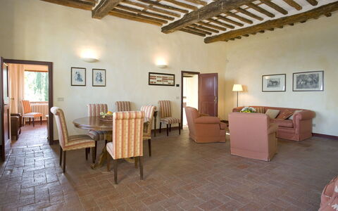 La Loggia 13: Propiedad, Habitación, Edificio, Bienes Raíces, Mueble, Casa, Suelo, Diseño De Interiores, Techo, Inmuebles